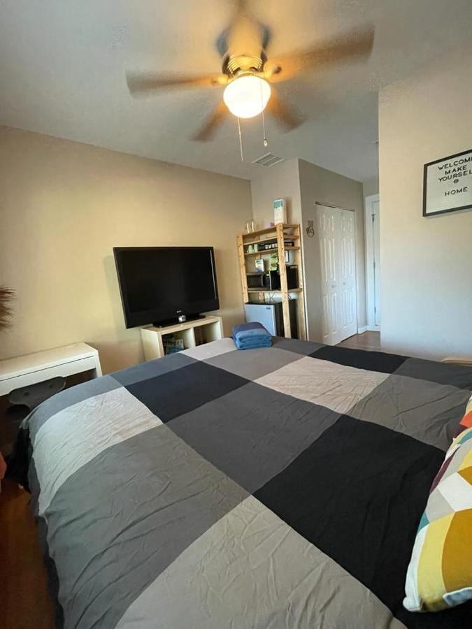 Quaint Guest Room Close To Siesta Key Sarasota Exterior photo